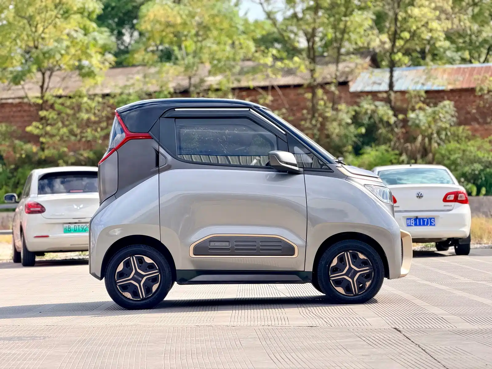 Фото 7 - Baojun E200