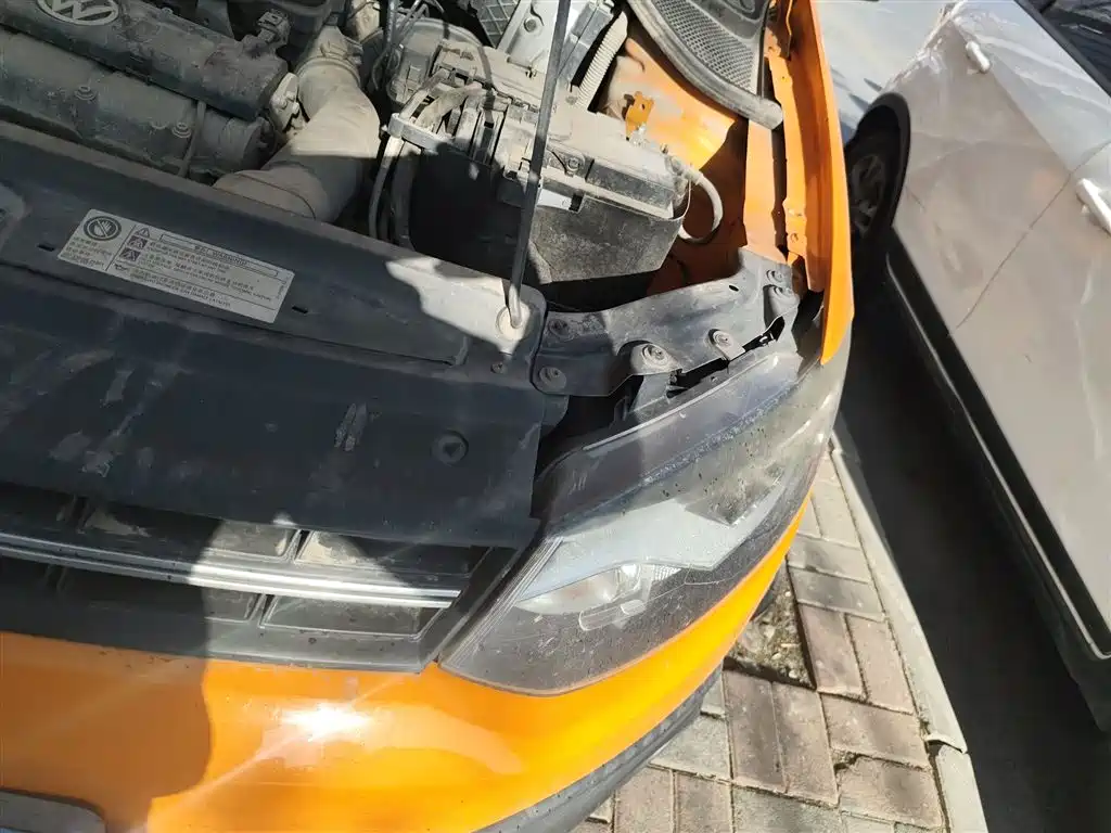 Volkswagen Polo 2012 1.6L Cross Polo MT фото 22
