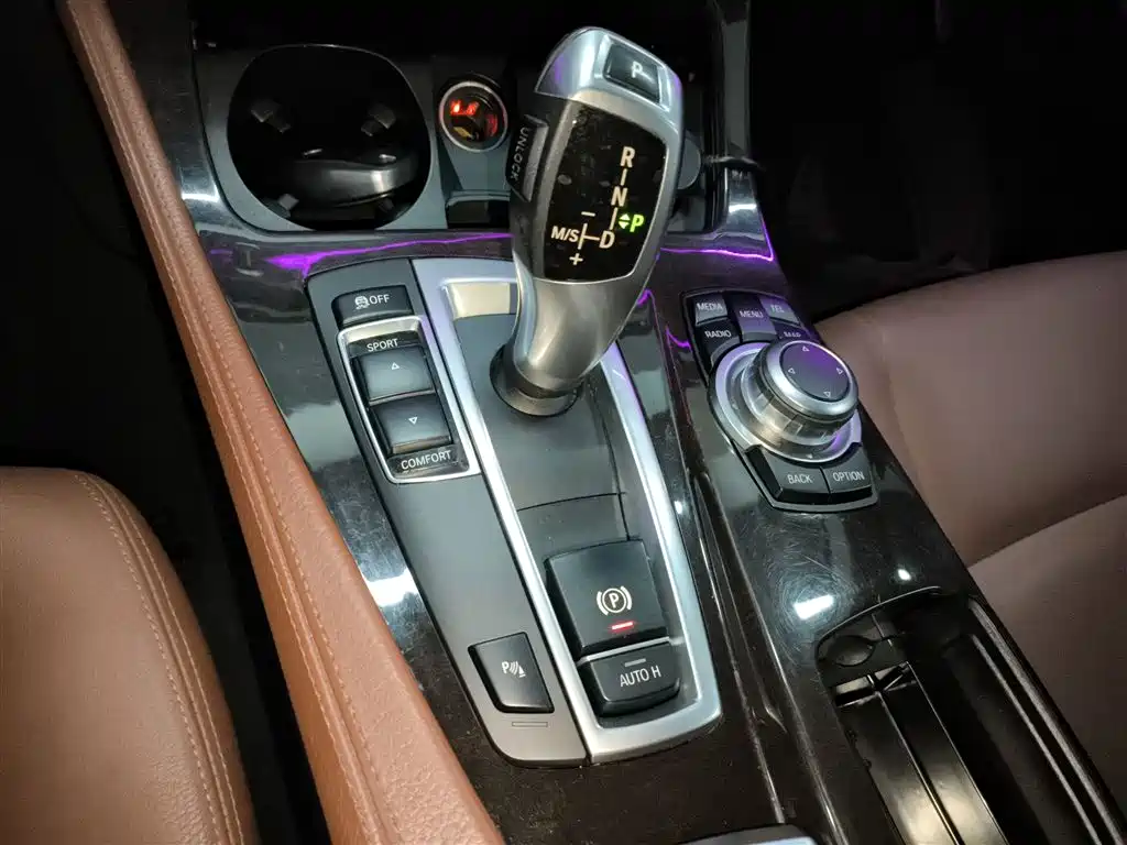 BMW 5 Series 2017 525Li Leading Edition фото 12
