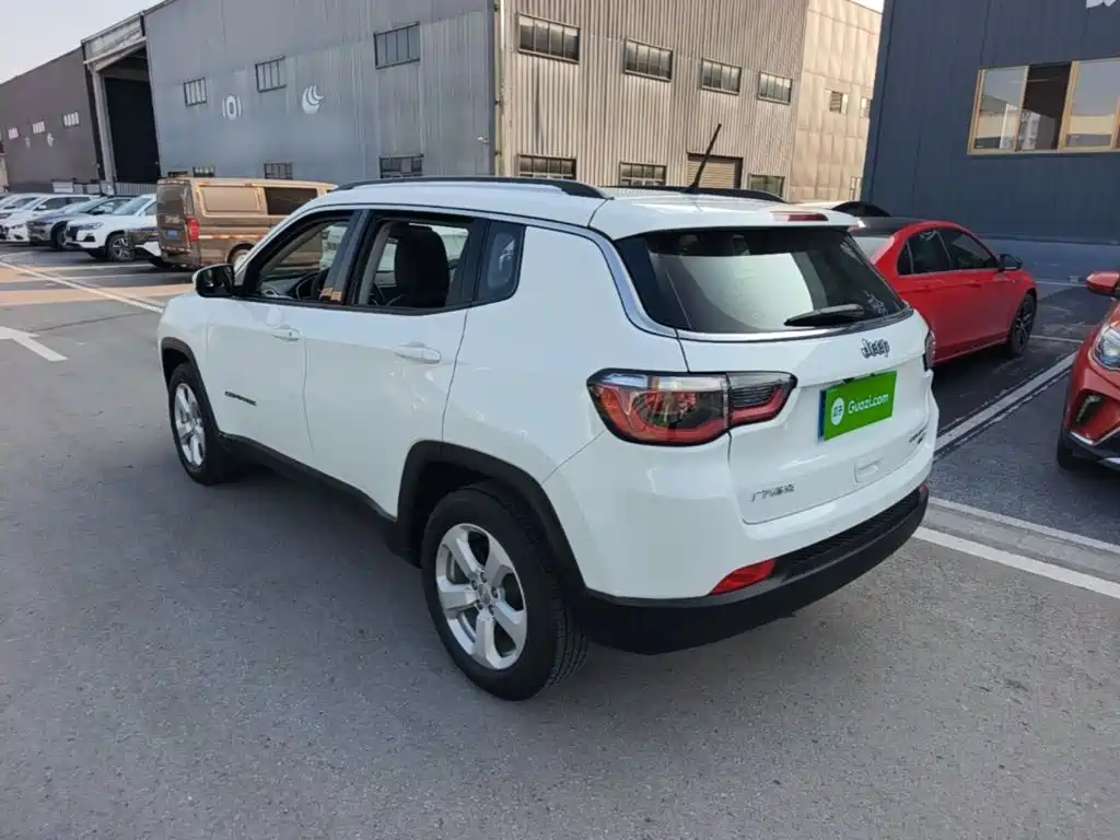 Фото 5 - Jeep Compass