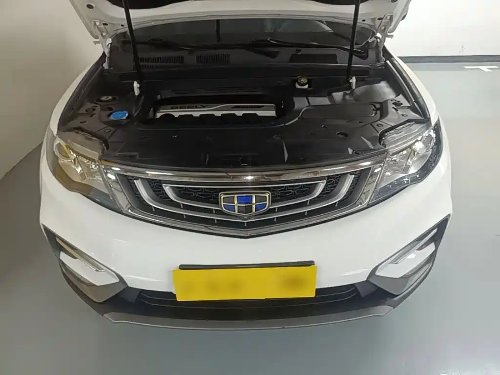 Фото 17 - Geely Atlas