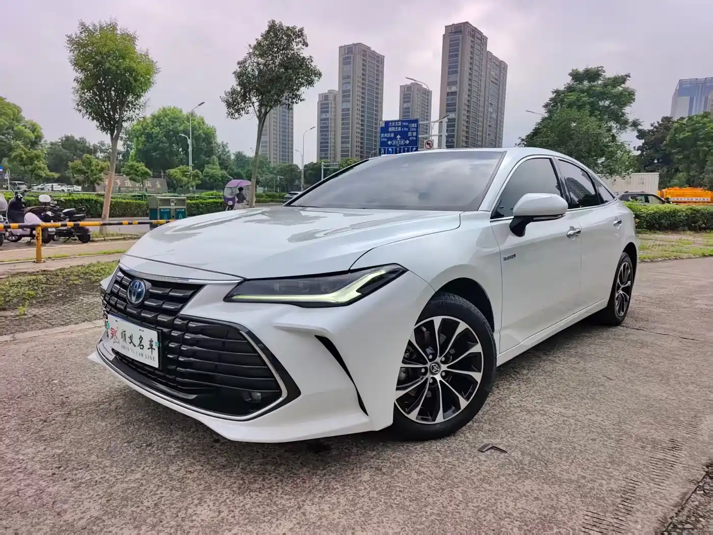 Toyota Avalon 2023 Hybrid 2.5L Luxury Edition