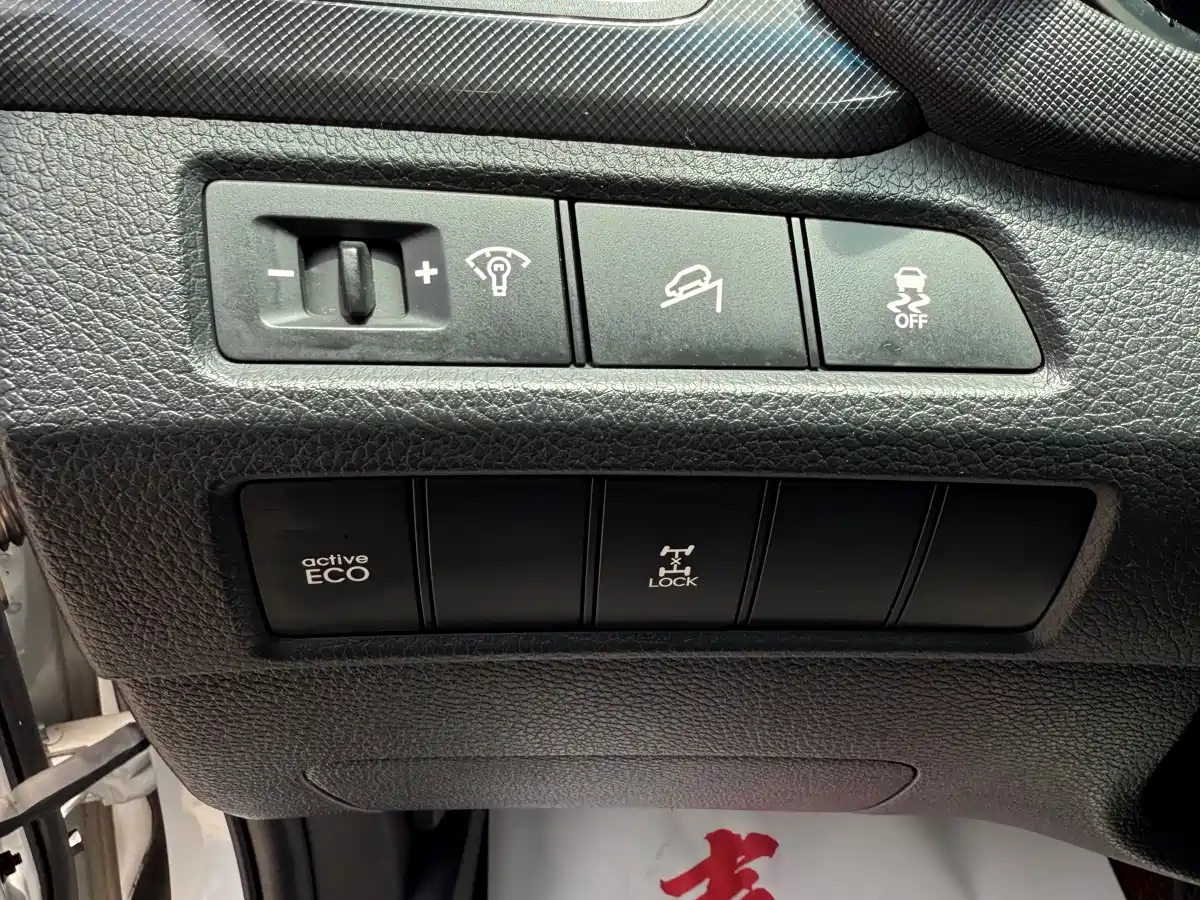 Hyundai Santa Fe 2013 Model 2.4L Automatic 4WD Smart фото 14