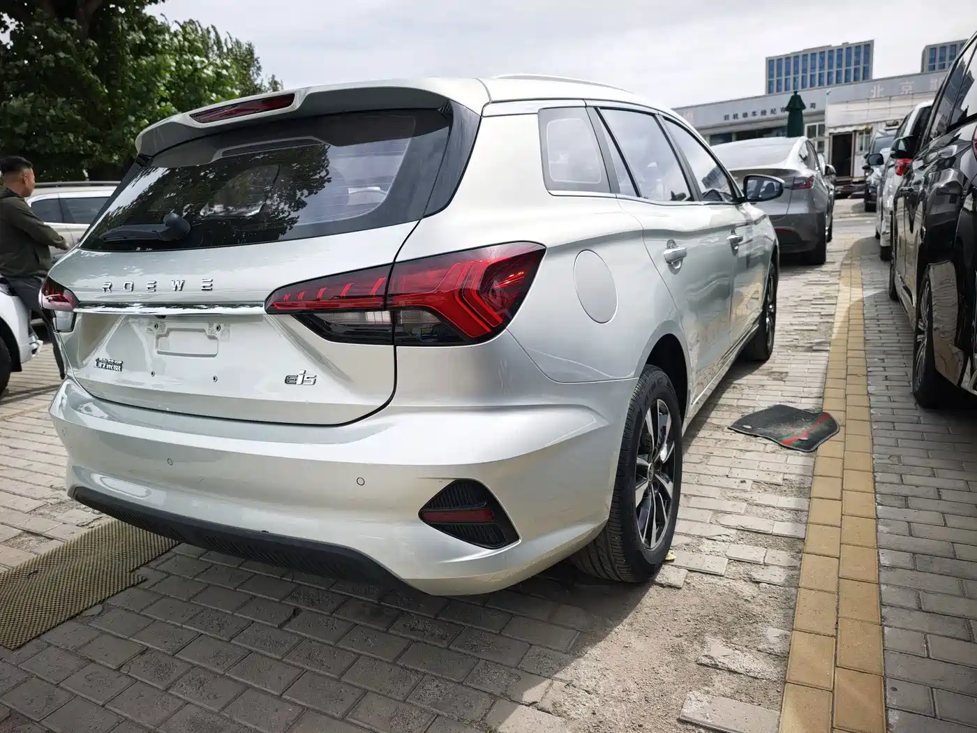 Фото 14 - Roewe Ei5