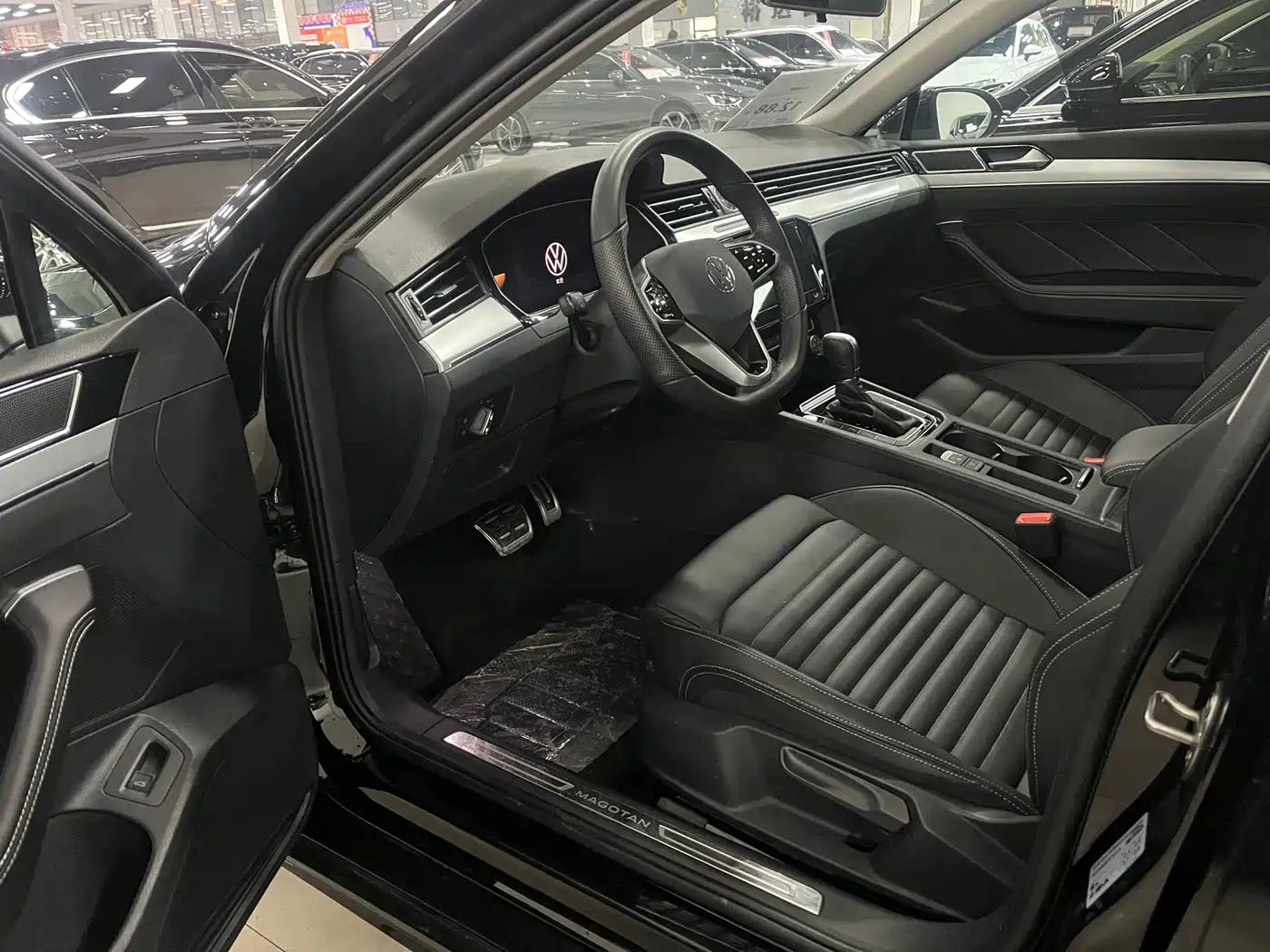 Volkswagen Magotan 2023 2 Million Units Commemorative Edition 280TSI DSG Comfort фото 6