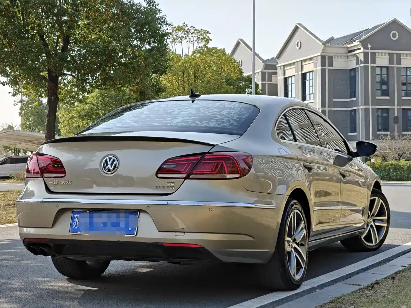 Volkswagen FAW-Volkswagen CC 2016 Model 1.8TSI Premium фото 4