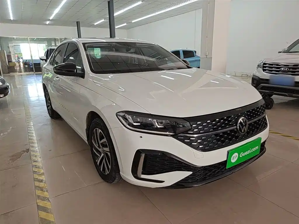 Volkswagen Lavida 2023 200TSI DSG Starlight Comfort Edition фото 4