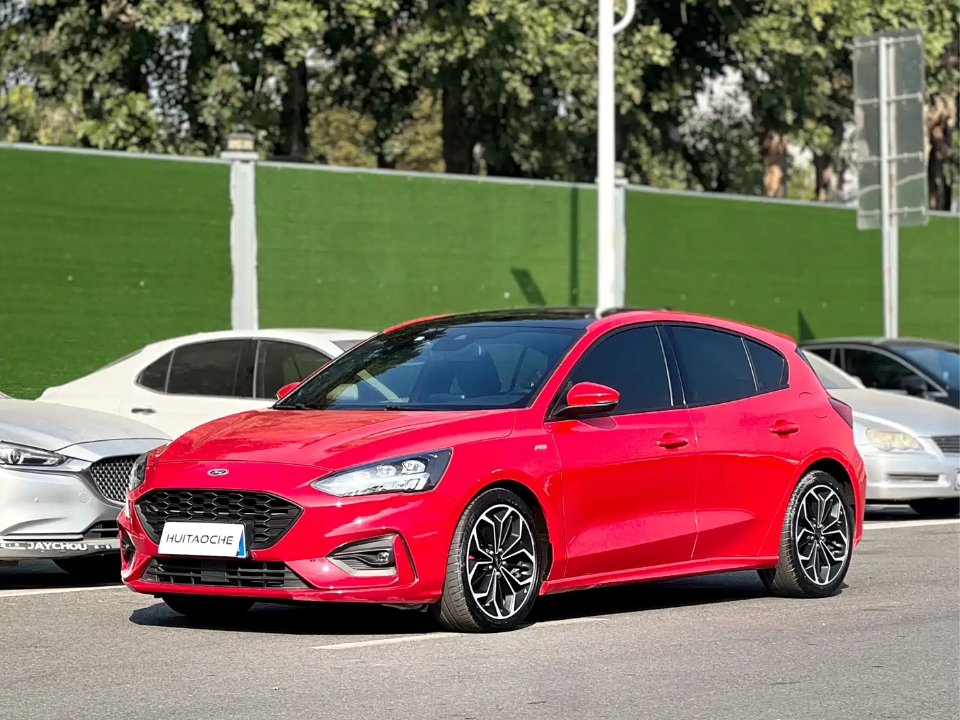 Фото 1 - Ford Focus