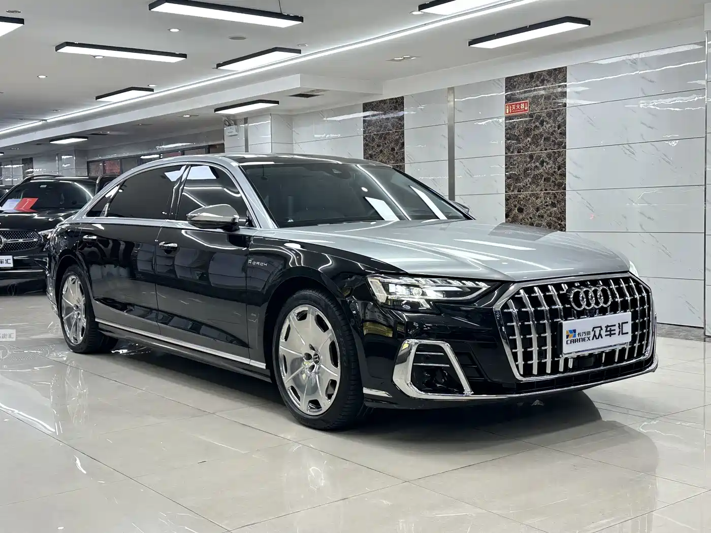Фото 3 - Audi A8