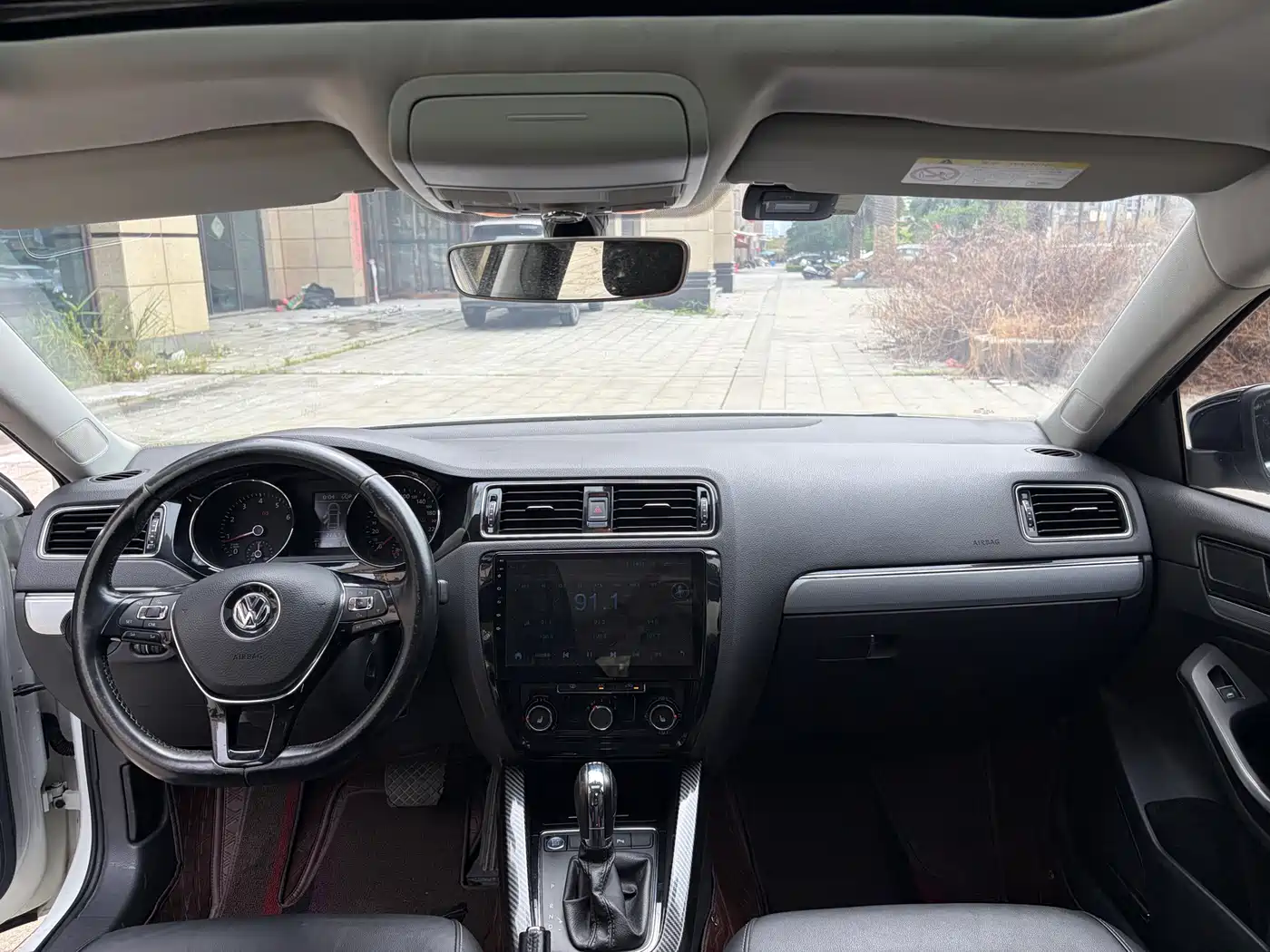 Volkswagen Sagitar 2018 180TSI DSG Premium Edition фото 8