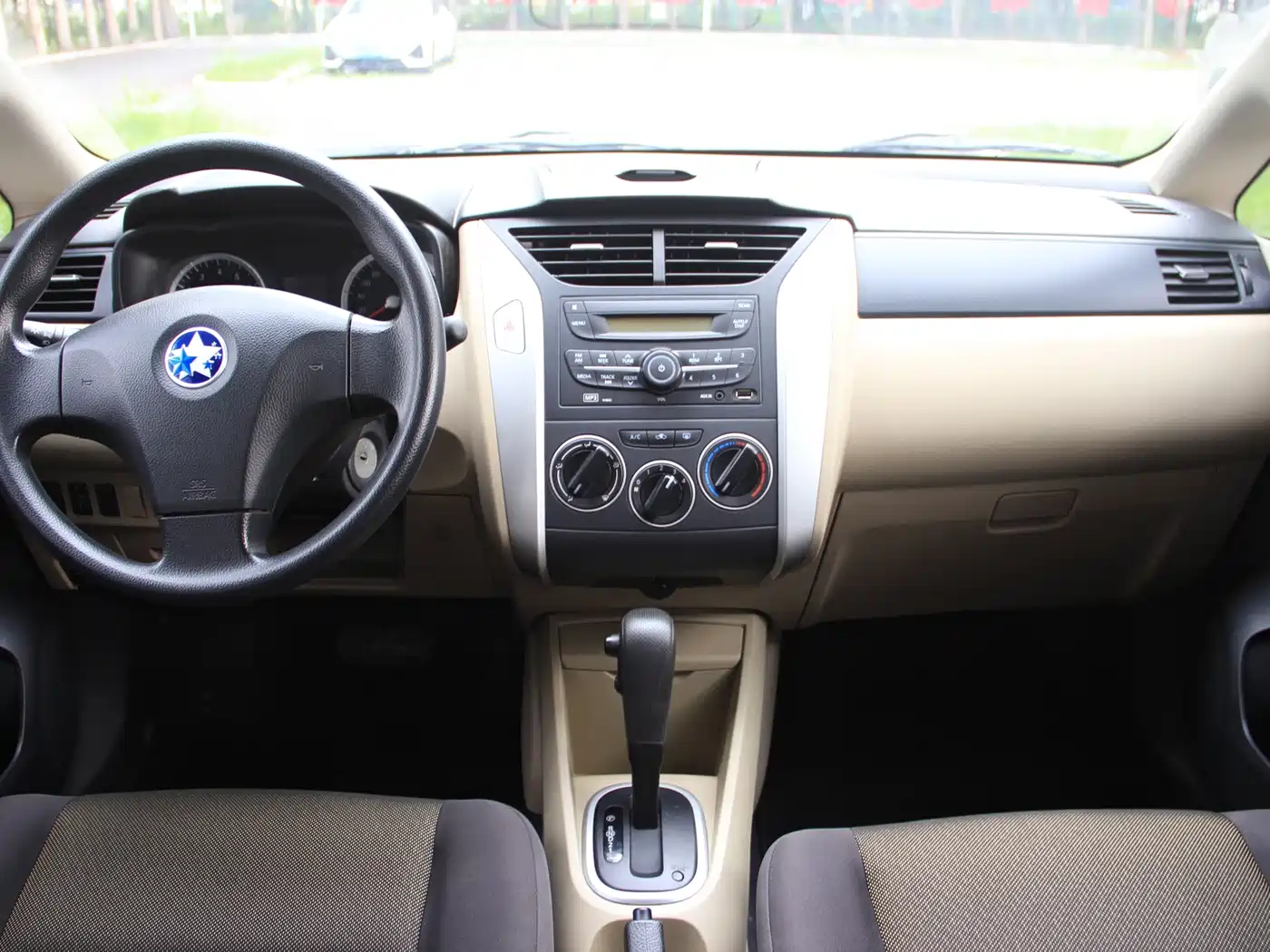 Venucia R50 2014 2013 1.6L Auto Fashion