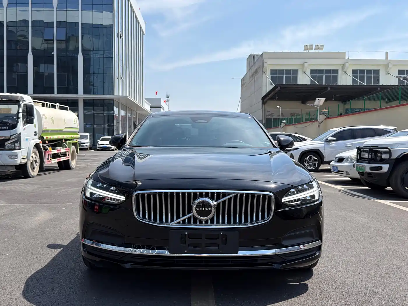 Volvo S90 2024 B5 Momentum Luxury Edition