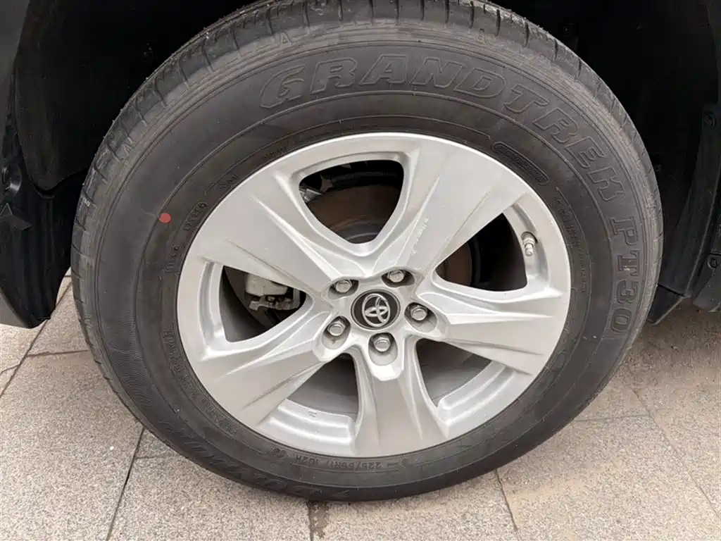 Toyota RAV4 Rongfang 2022 2.0L CVT 2WD Urban Edition фото 15