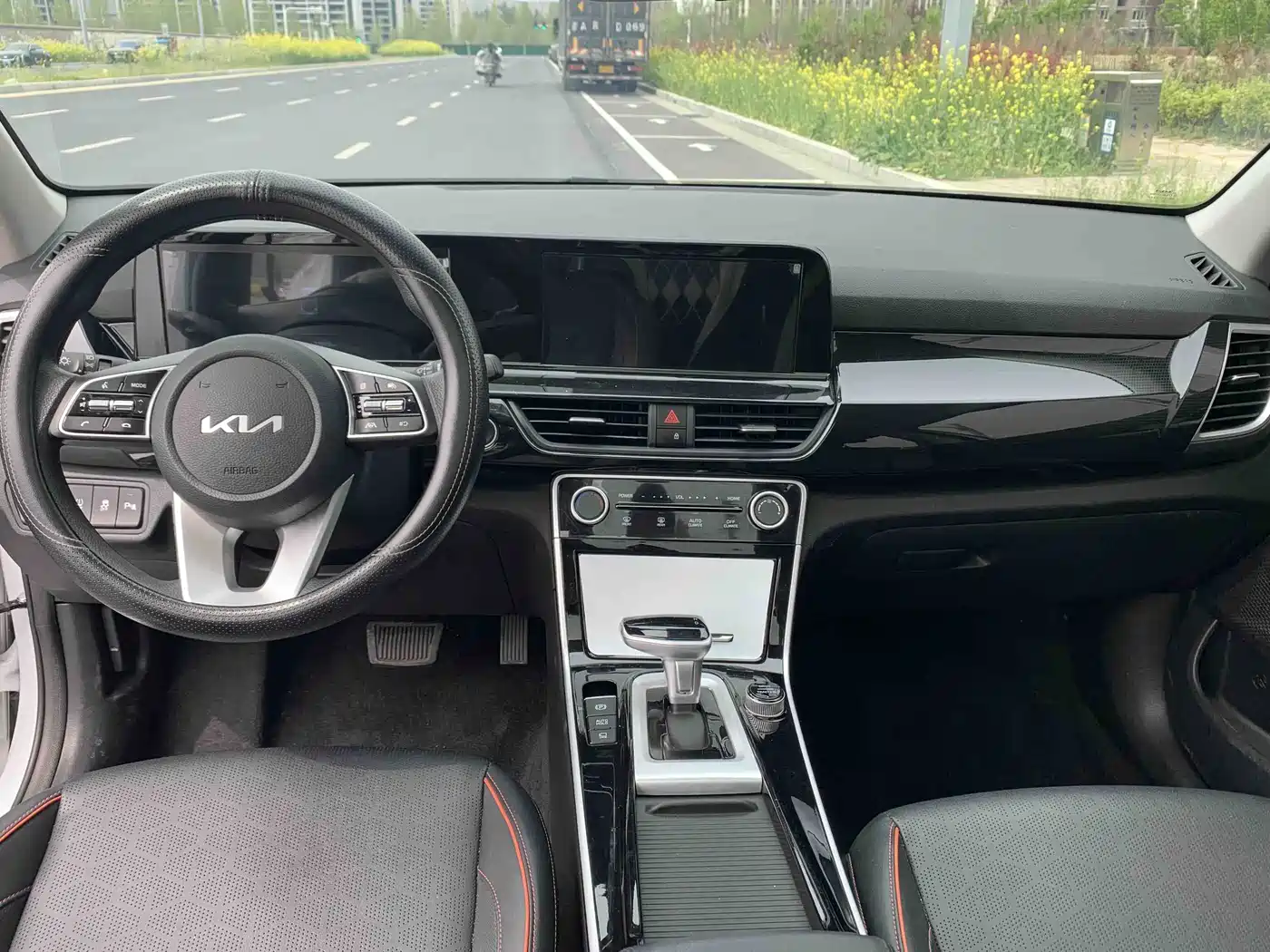 Kia Seltos 2023 1.5L CVT Luxury Edition фото 13