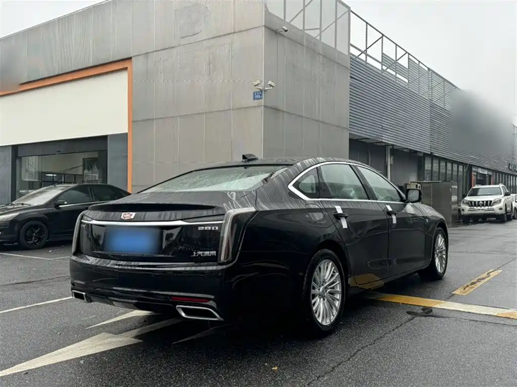 CADILLAC CT6