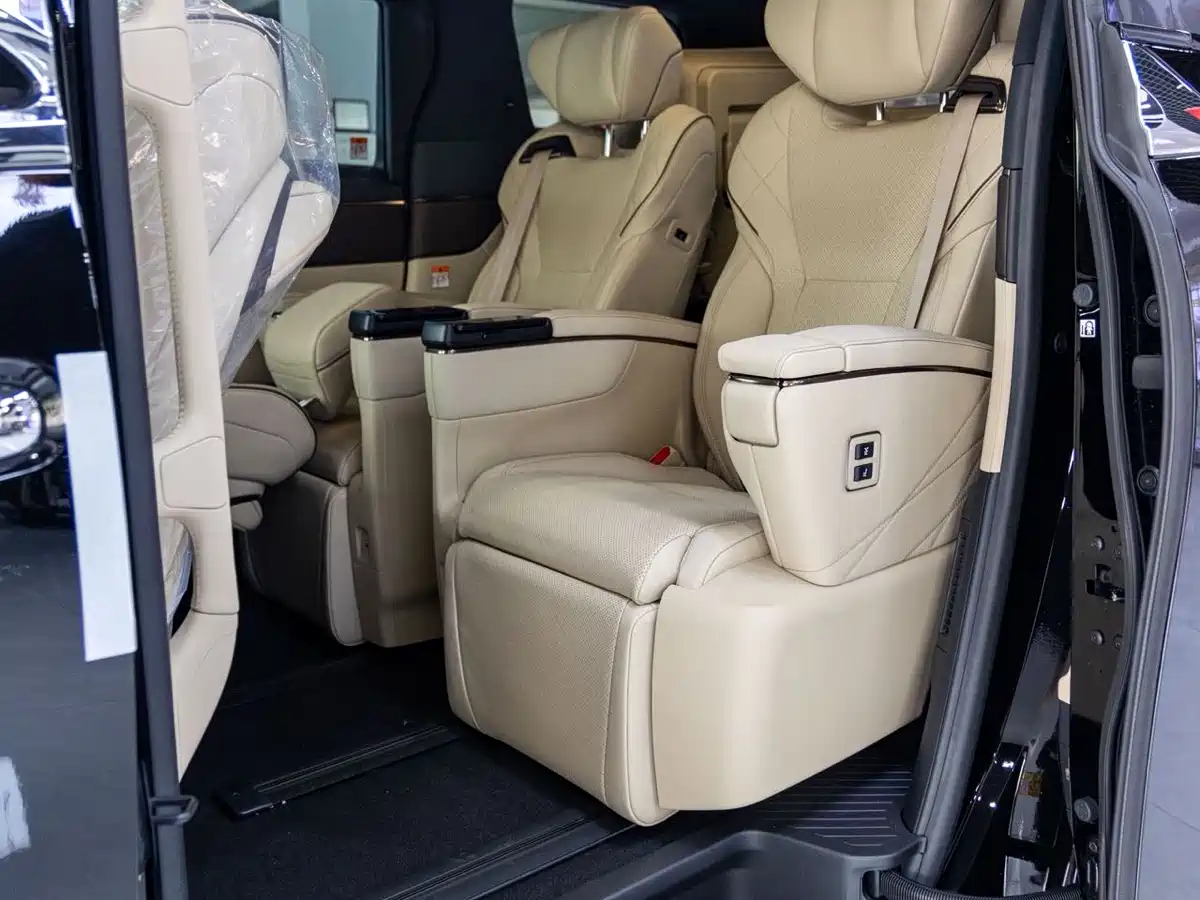 Toyota Vellfire 2024 Crown Hybrid 2.5L Premium Edition фото 6