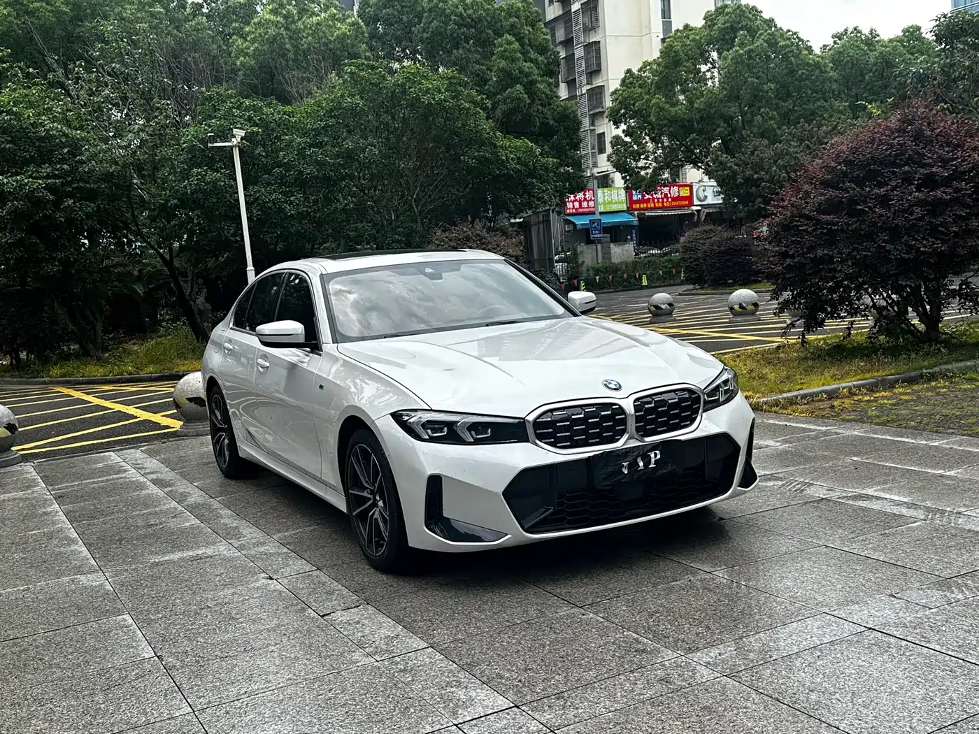 BMW 3 Series 2025 325i M Sport Package фото 3