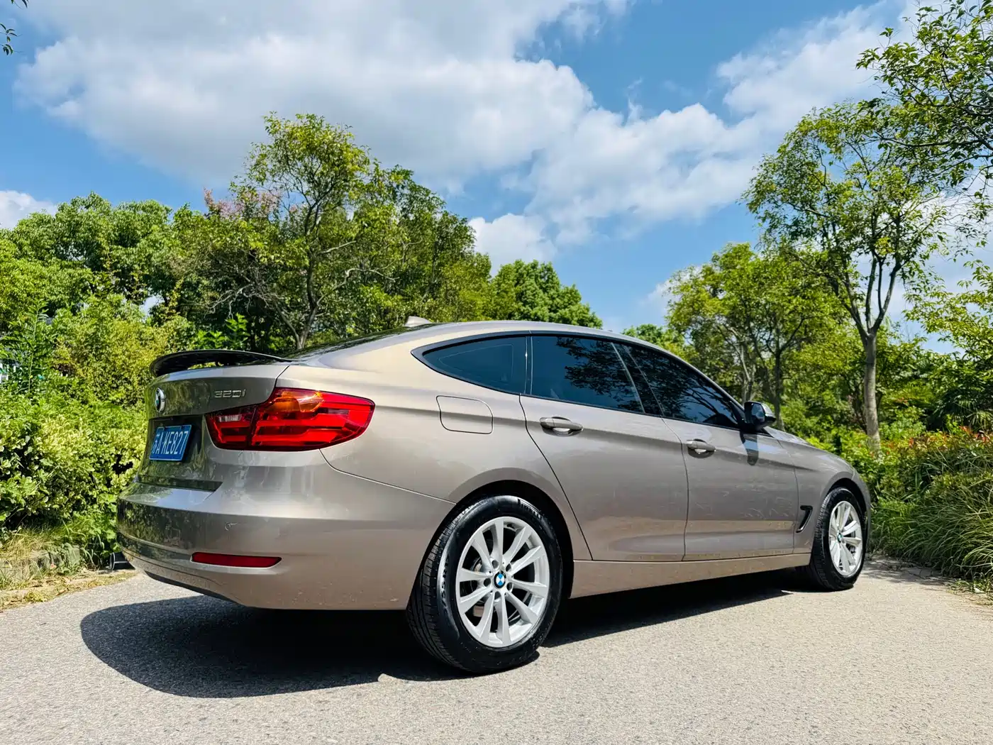 BMW 3 Series GT 2015 2013 Model 320i Leading