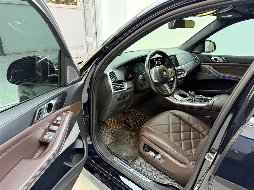 BMW X5 2022 Model xDrive 40Li M Sport Package фото 17