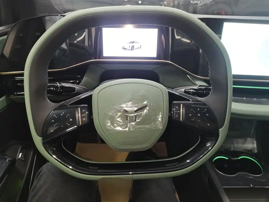 Hongqi EH7 2024 640 Pro+ AWD Edition фото 11