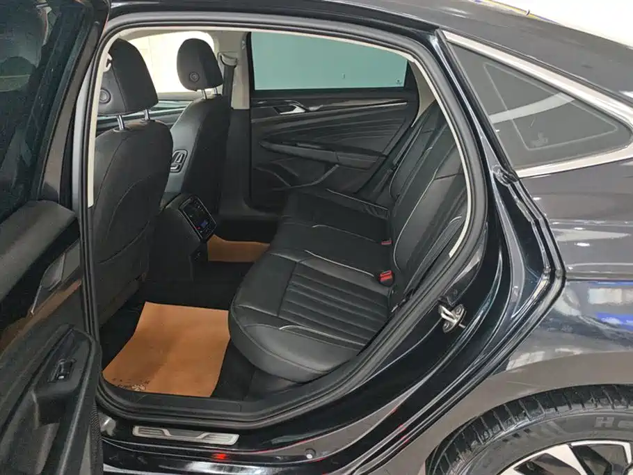 Volkswagen Passat 2023 Facelift 330TSI Starlight Elite Edition фото 11