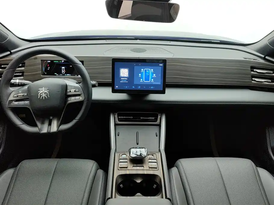 BYD Qin L 2024 DM-i 80KM Leading Edition фото 12