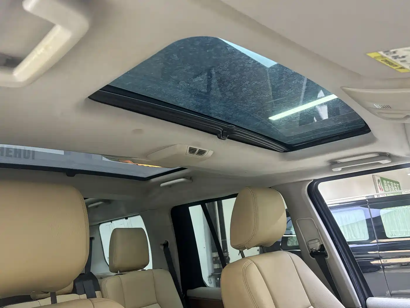 Land Rover Discovery 2012 5.0 V8 SE фото 15