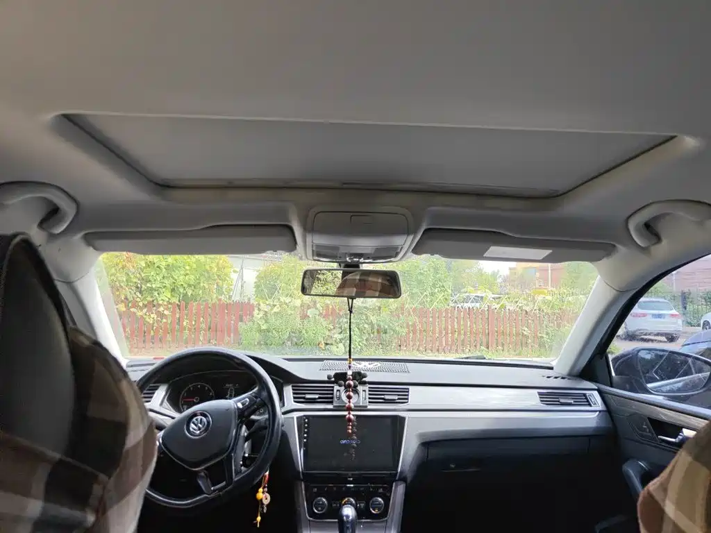 Фото 9 - Volkswagen Passat