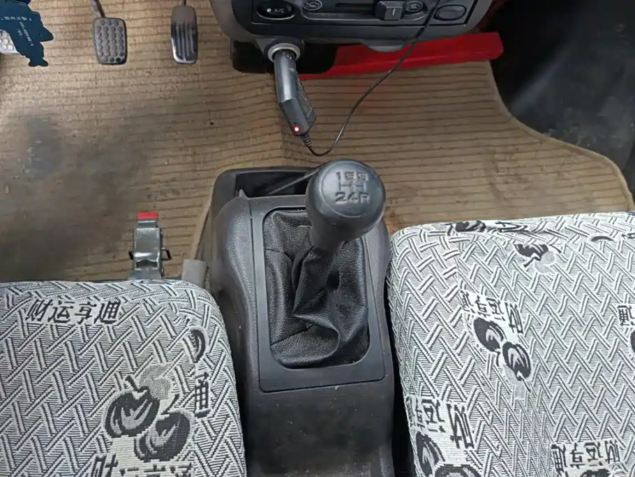 Wuling Motors Wuling Rongguang 2014 2011 1.2L Base Model