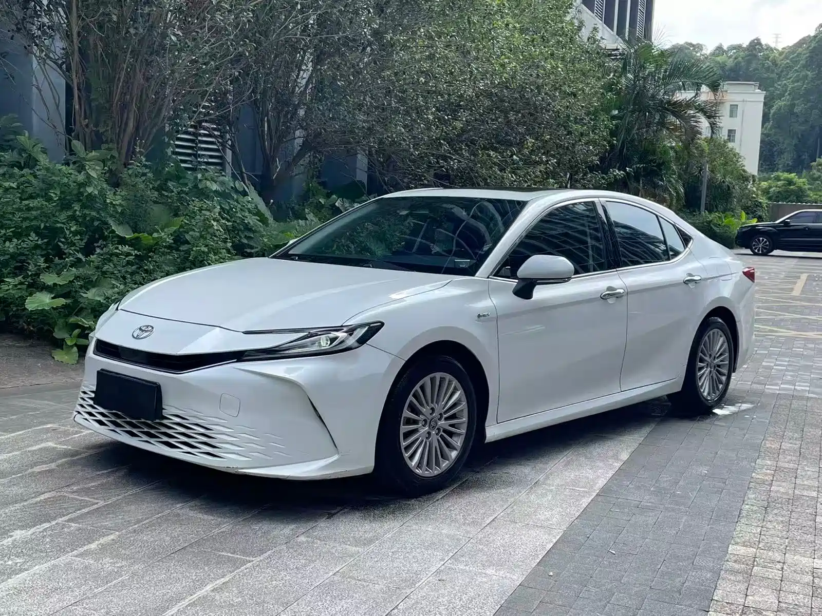 Фото 1 - Toyota Camry