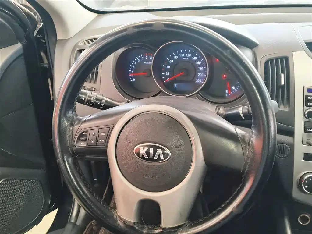 Kia Forte 2014 1.6L AT GL фото 11