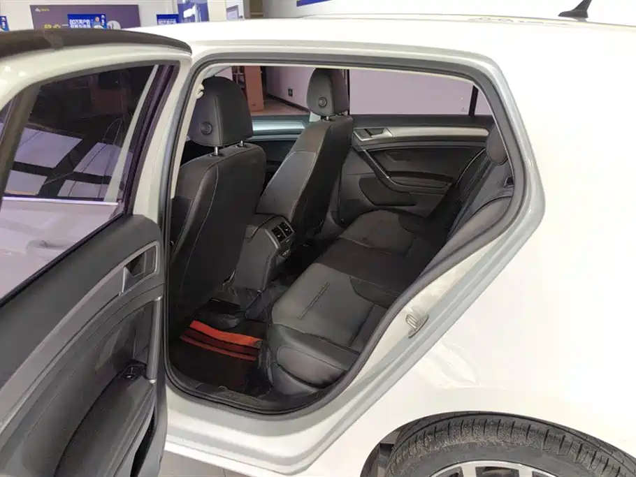 Volkswagen Golf 2020 280TSI DSG Comfort фото 11