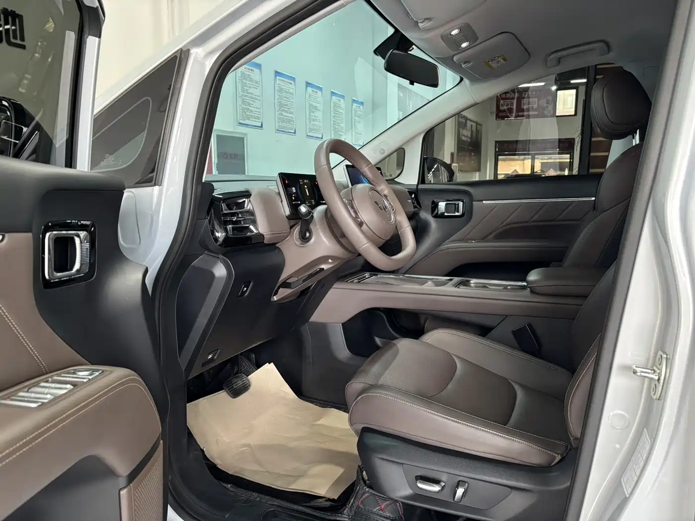 Wuling Motors Xingguang 730 New Energy 2026 2025 Model Plug-in Hybrid Base Version