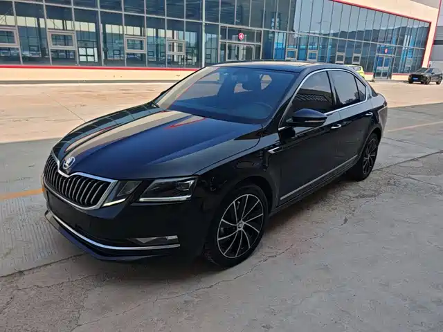 Škoda Octavia 2018 TSI280 DSG Luxury Edition