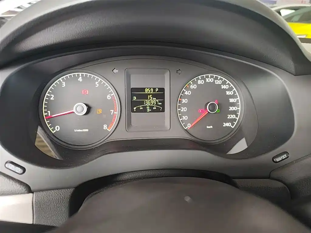 Volkswagen Sagitar 2014 Facelift 1.6L Automatic Comfort фото 12