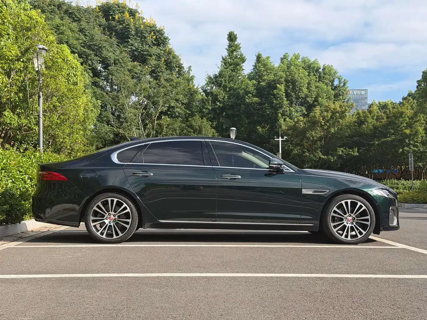 Jaguar XFL, миниатюра 4
