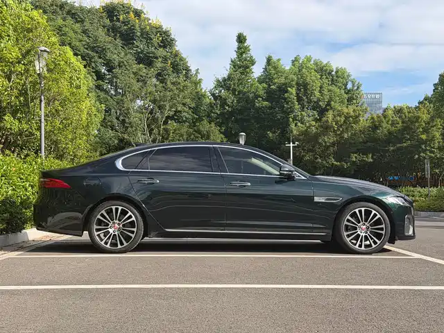 Jaguar XFL 2021 XFL 2.0T P250 2WD Premium Luxury Edition — фото 4