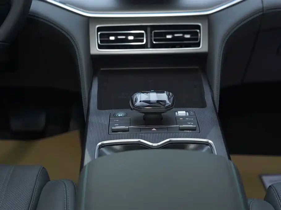 BYD Song L DM-i 2025 Smart Drive 160km Premium фото 2