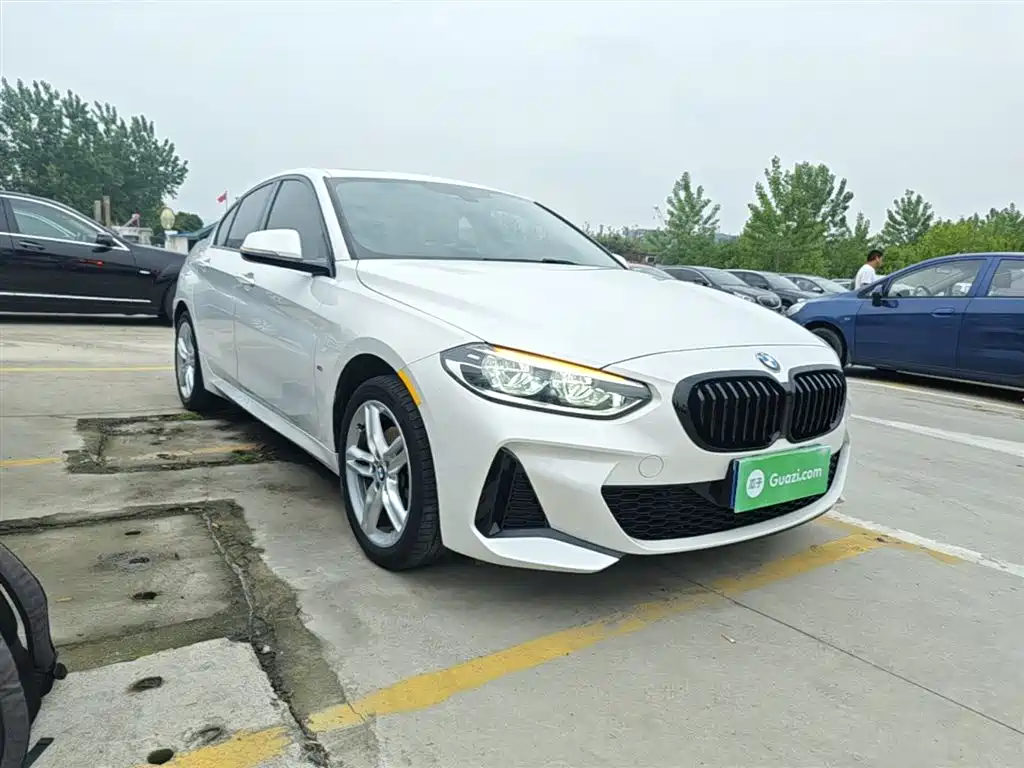 BMW 1 Series 2020 Model 120i M Sport Package фото 3