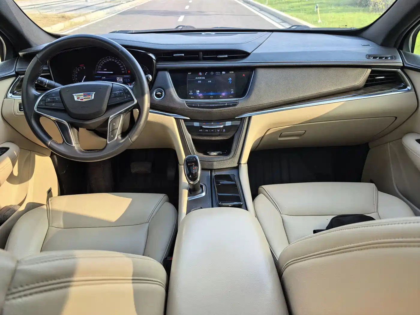 Фото 16 - Cadillac XT5