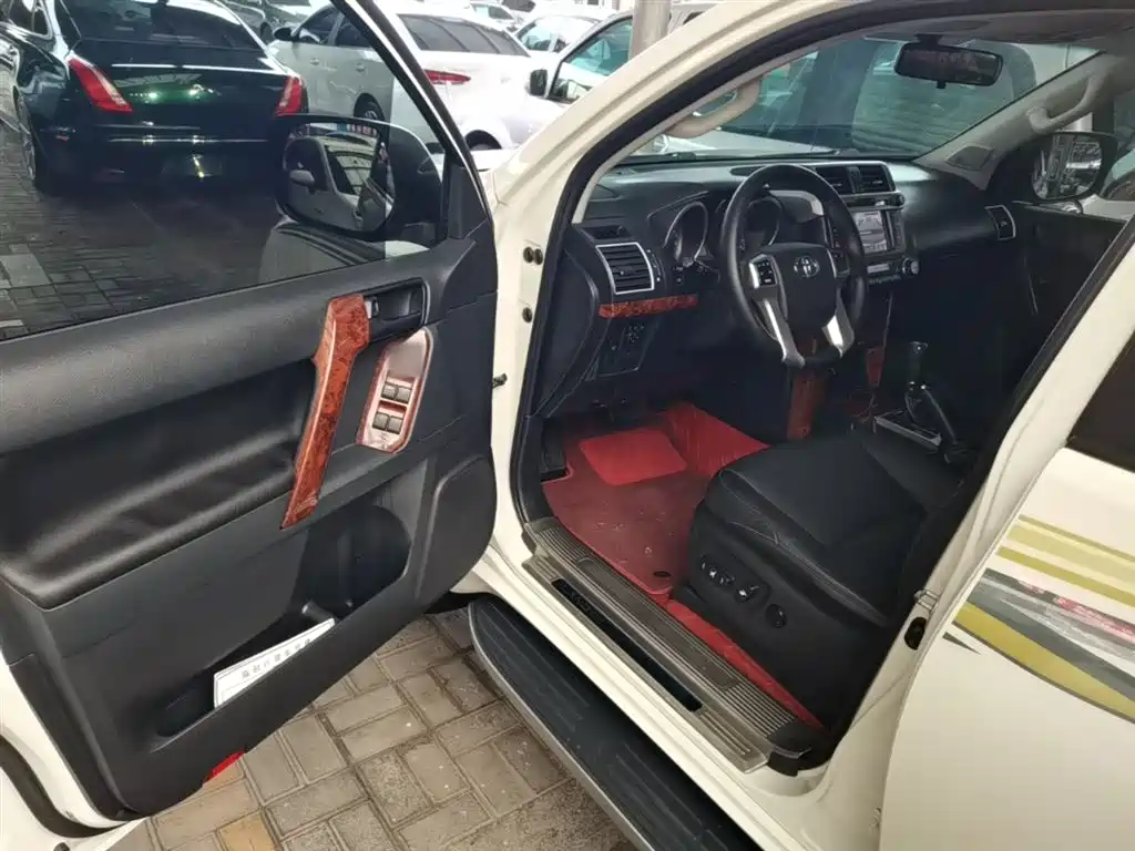 Toyota Prado 2016 2.7L Auto Luxury Edition фото 16