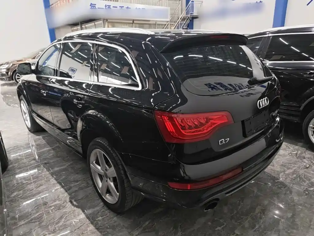 Фото 5 - Audi Q7