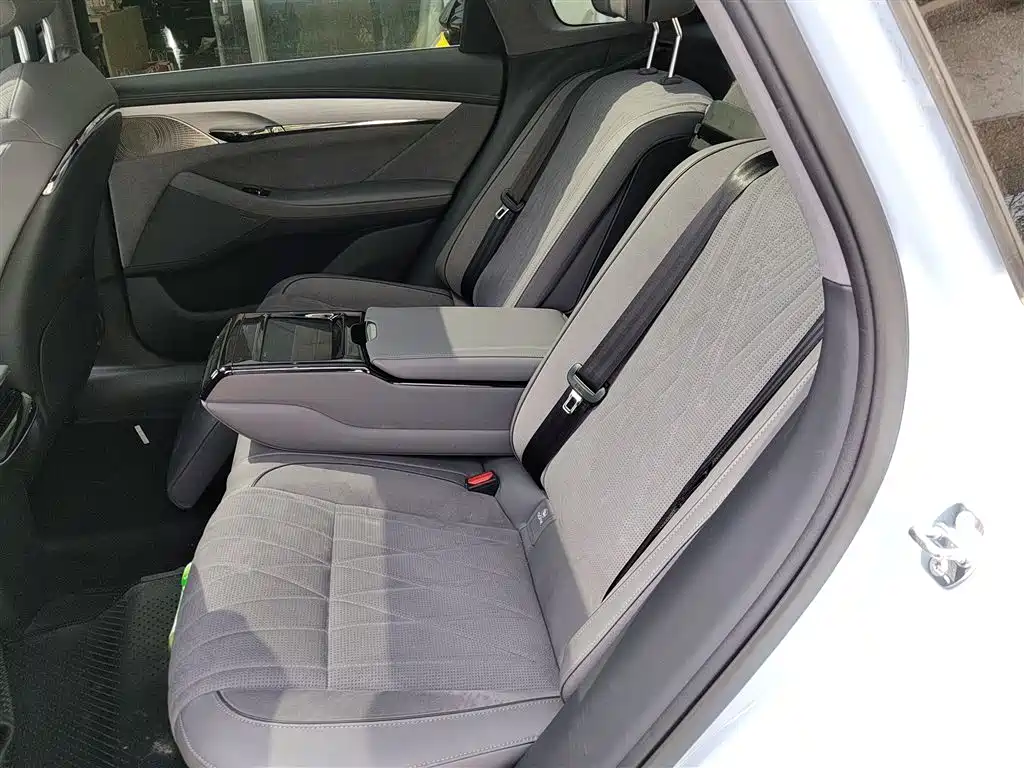Voyah Auto VOYAH Zhuiguang 2023 4WD Flagship Edition фото 13