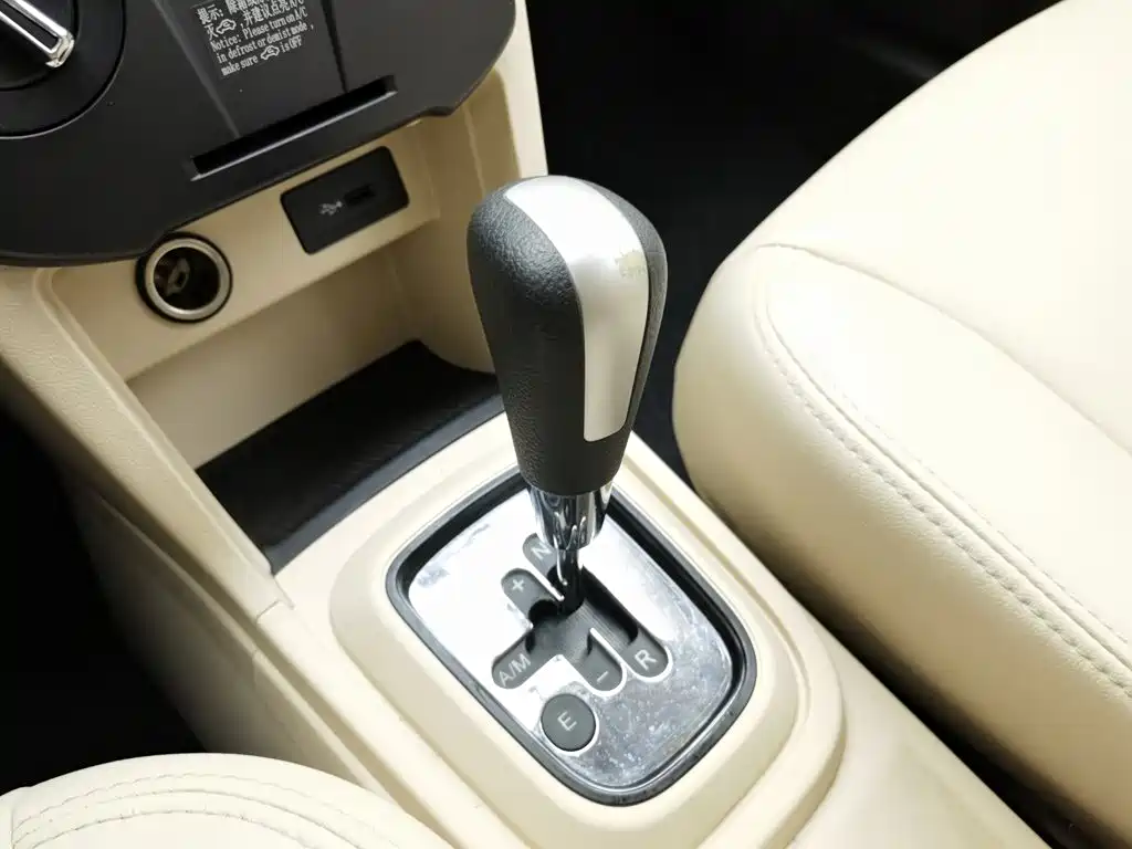 Chery Fengyun 2 2015 2013 Hatchback 1.5L AMT Sharp Edition