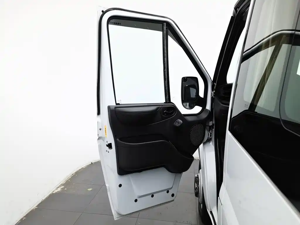 Photo 8 - Ford New Generation Transit
