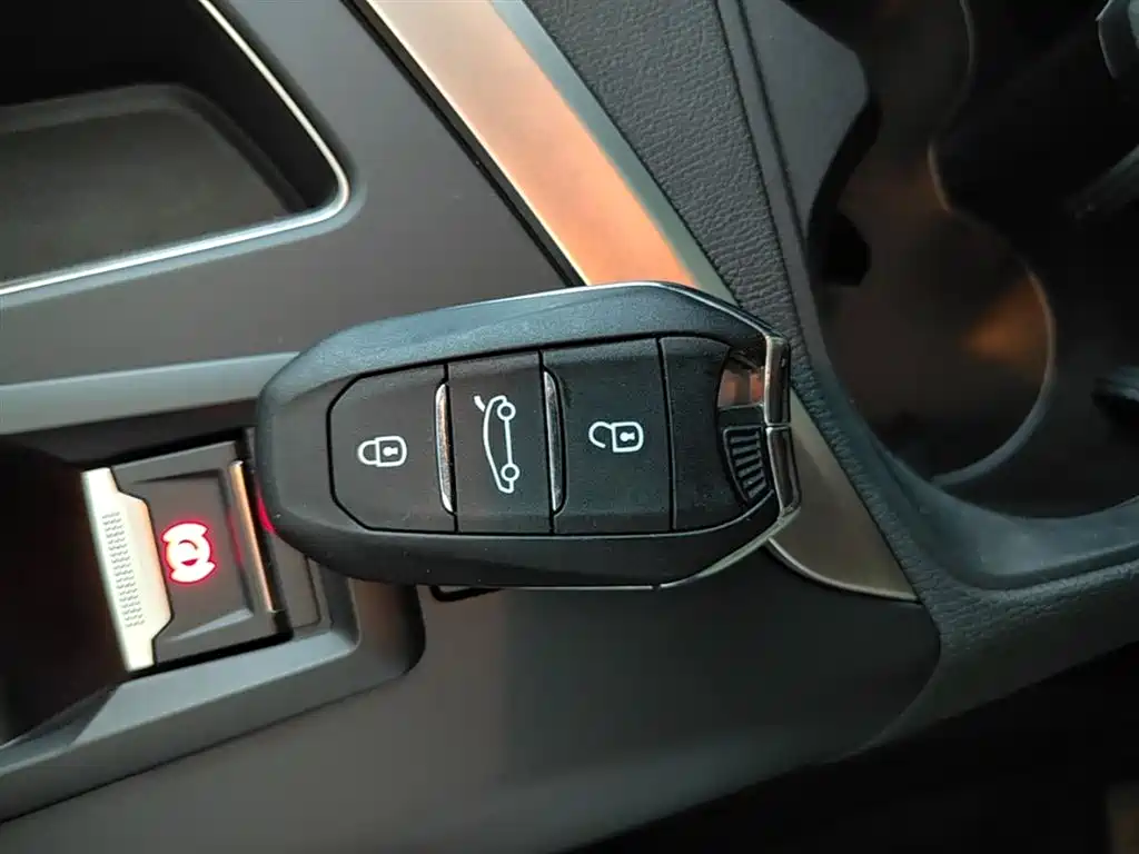 Peugeot 5008 2017 350THP 7-seat Elite Edition фото 9