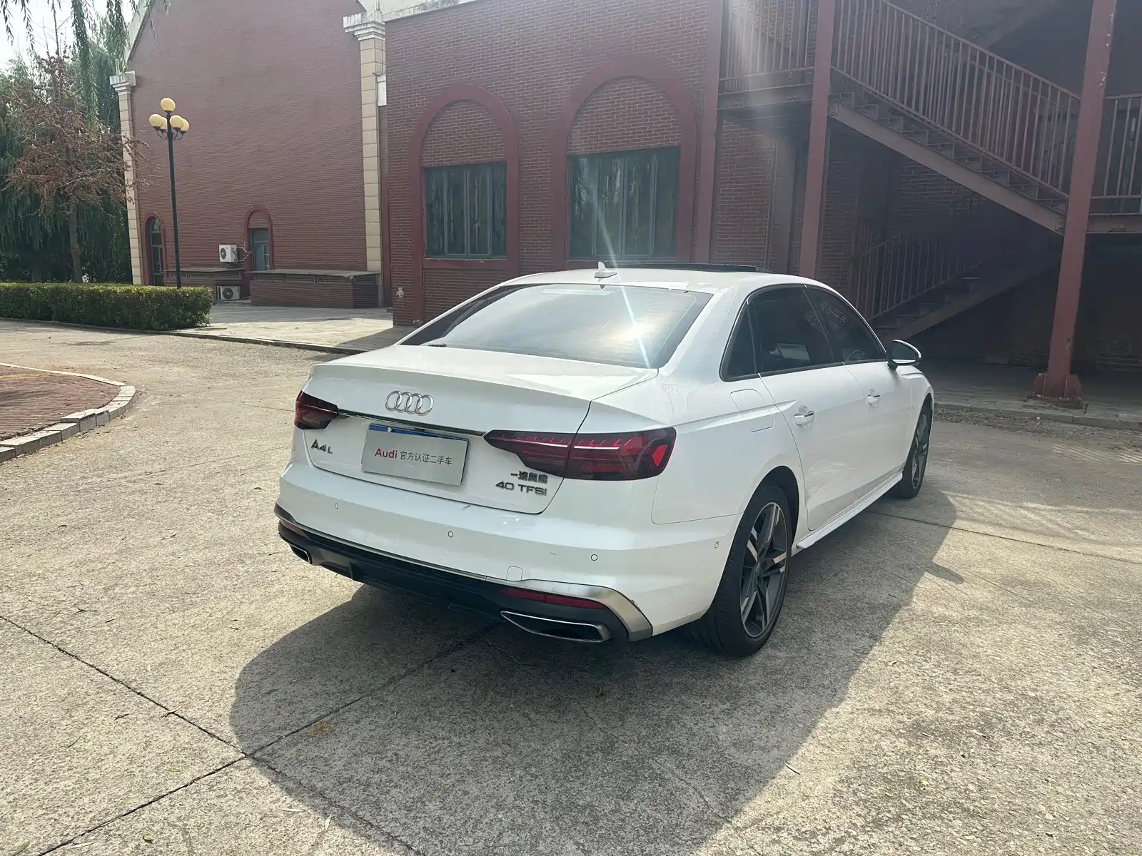 Фото 6 - Audi A4L