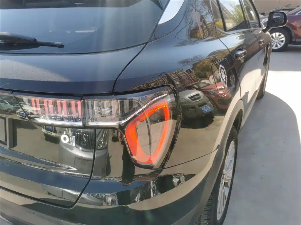 Lynk & Co 01 2017 2.0T 2WD фото 8