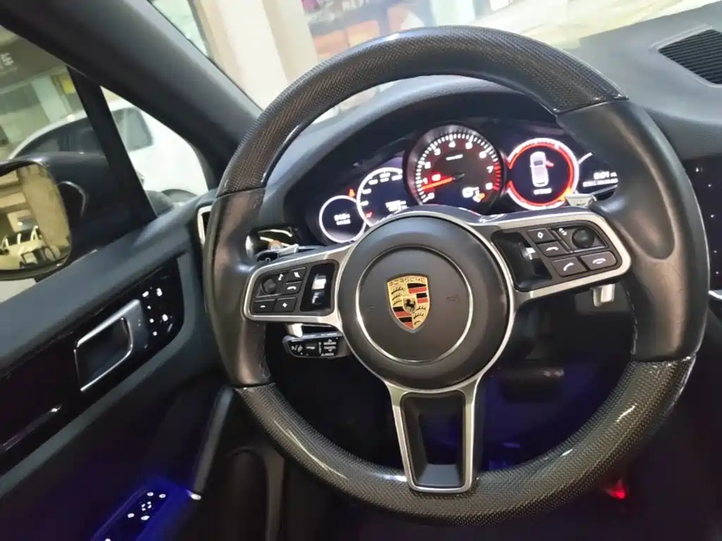 Фото 11 - Porsche Cayenne
