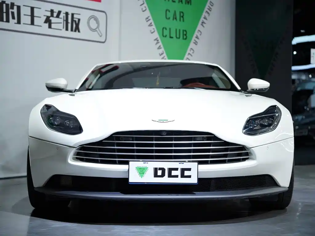 Фото 57 - Aston Martin DB11